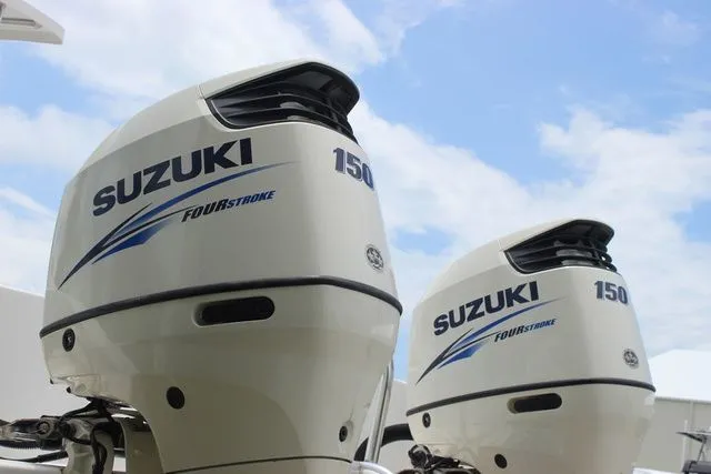 Slide: The Image of Suzuki 150 HP outboard motors on Twin Vee OceanCat 260 TE, 2017. - 9