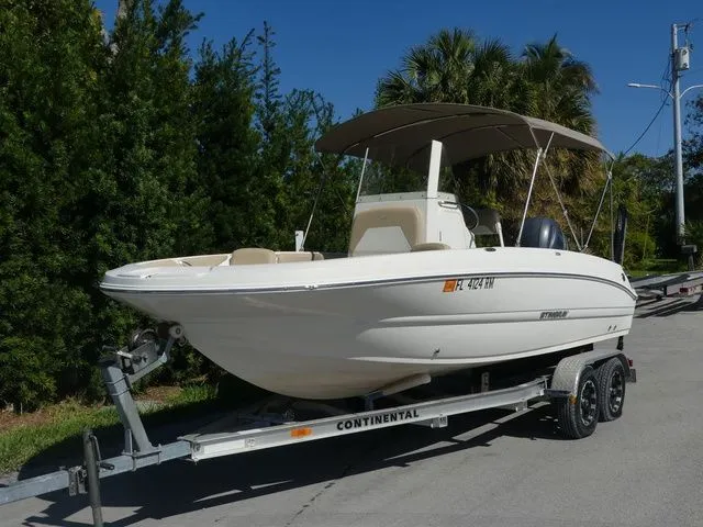 The Image of Stingray 206CC O/B 2017 - 1