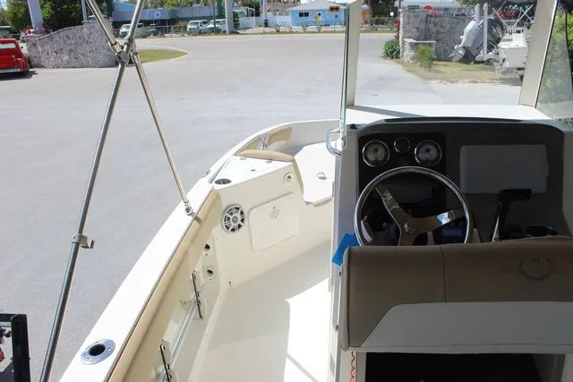 Slide: The Image of Stingray 206CC O/B 2017 - 20