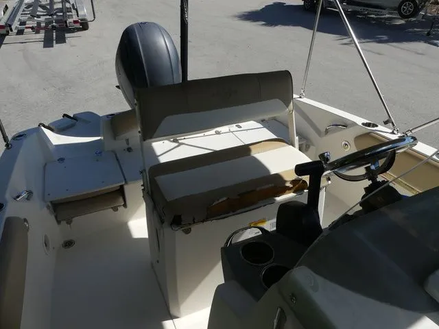 Slide: The Image of Stingray 206CC O/B 2017 - 22