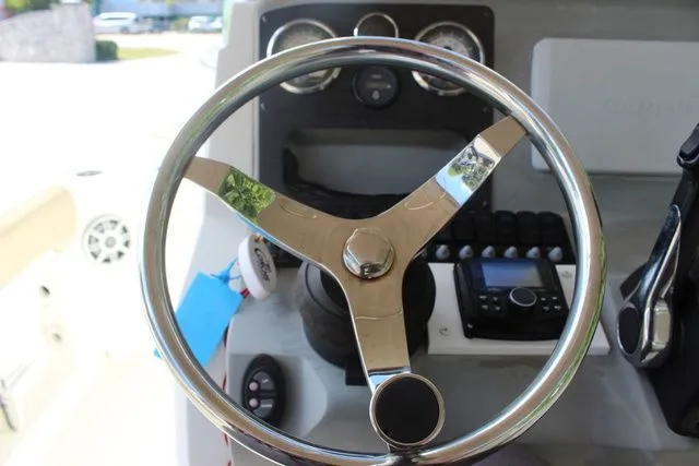 Slide: The Image of Stingray 206CC O/B 2017 - 25