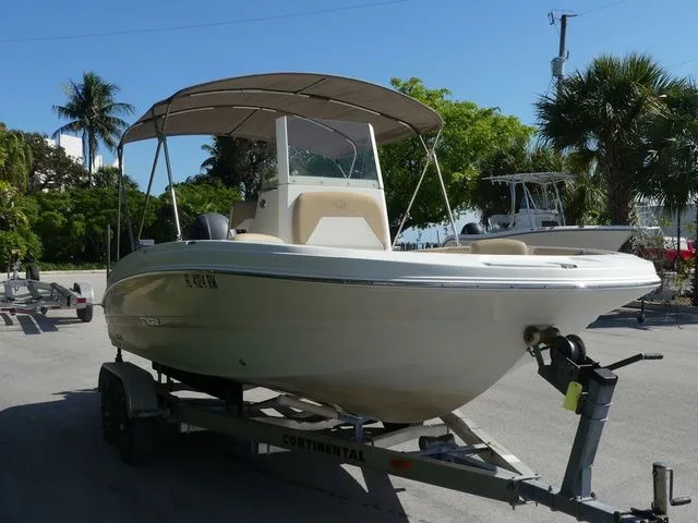 Slide: The Image of Stingray 206CC O/B 2017 - 3