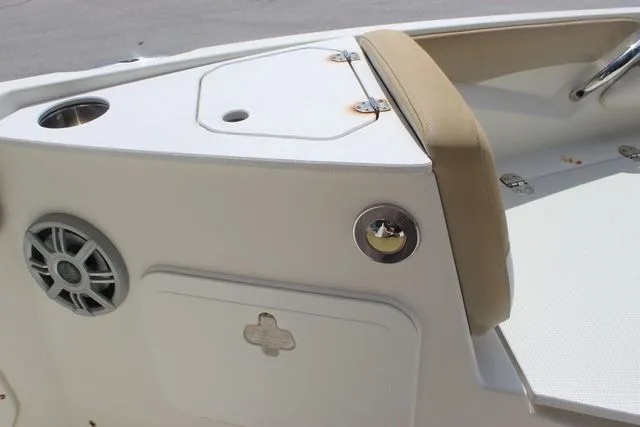 Slide: The Image of Stingray 206CC O/B 2017 - 31