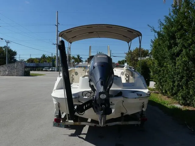 Slide: The Image of Stingray 206CC O/B 2017 - 5