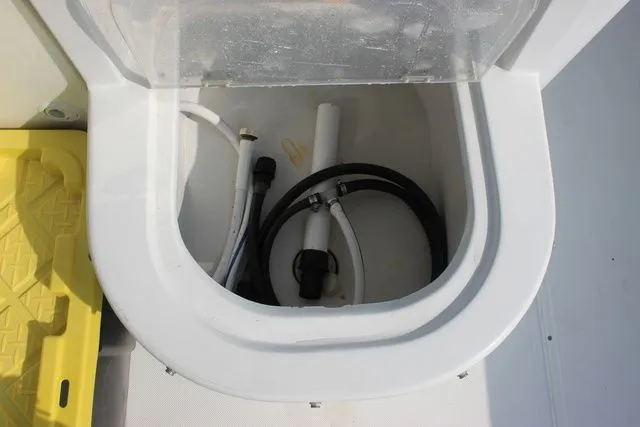 Slide: The Image of Glacier Bay 2640 Renegade 2004 - 35