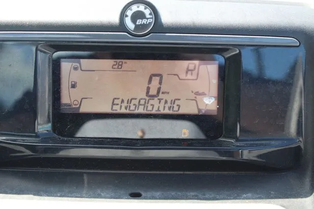 Slide: The Image of 2023 Sea-Doo Switch Cruise 21 display showing "Engaging." - 5