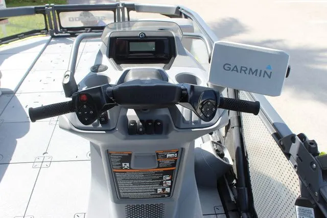 Slide: The Image of 2023 Sea-Doo Switch Cruise 21 helm with Garmin navigation system. - 8