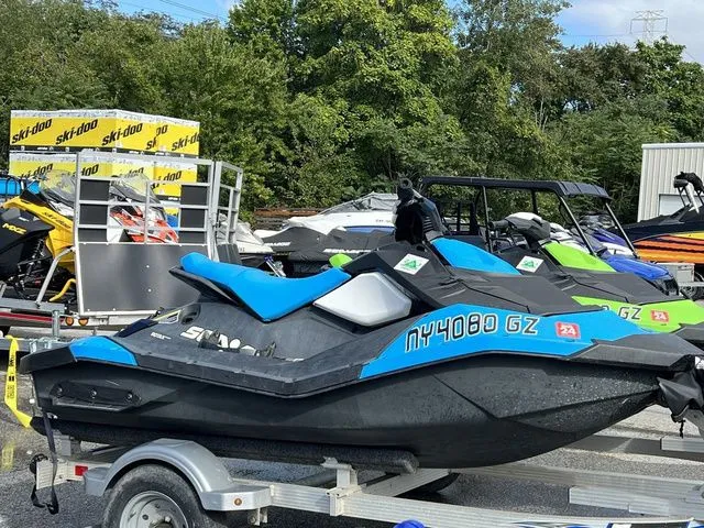 The Image of Sea-Doo Spark 2up 2016 - 1