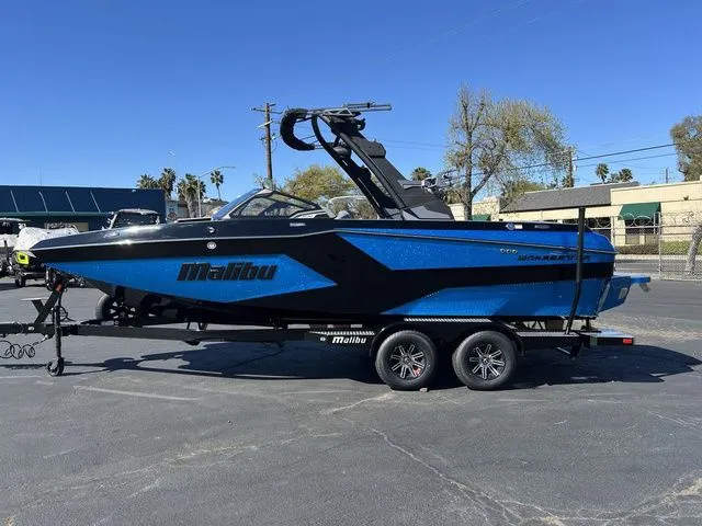 Slide: The Image of Malibu Wakesetter 22 MXZ 2026 - 3