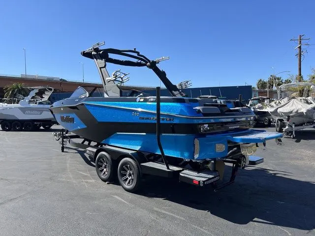 Slide: The Image of Malibu Wakesetter 22 MXZ 2026 - 4