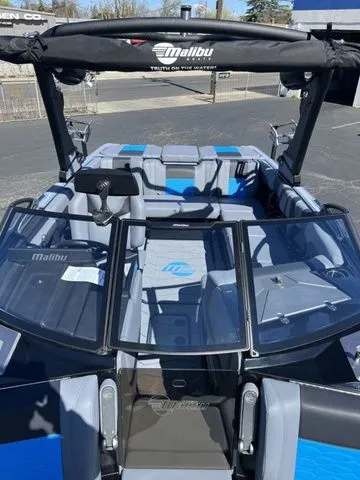 Slide: The Image of Malibu Wakesetter 22 MXZ 2026 - 6