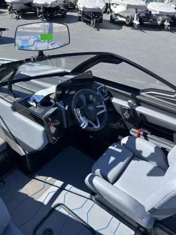 Slide: The Image of Malibu Wakesetter 22 MXZ 2026 - 7