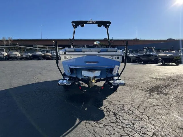 Slide: The Image of Axis Wake Research T220 2026 - 4