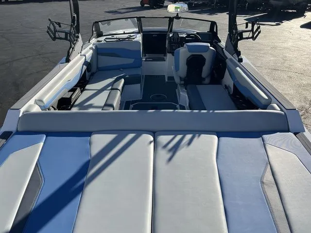 Slide: The Image of Axis Wake Research T220 2026 - 6