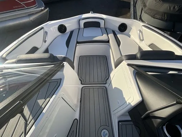 Slide: The Image of Yamaha AR195 2025 - 12