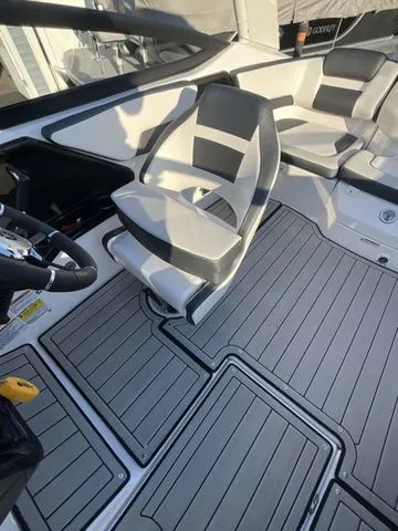 Slide: The Image of Yamaha AR195 2025 - 15