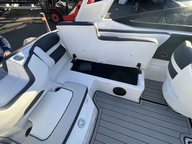 Slide: The Image of Yamaha AR195 2025 - 18