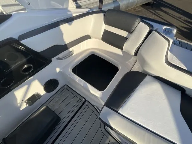 Slide: The Image of Yamaha AR195 2025 - 19