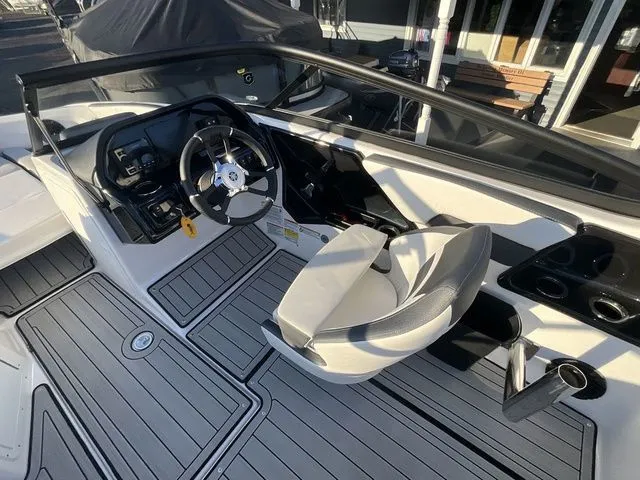 Slide: The Image of Yamaha AR195 2025 - 21