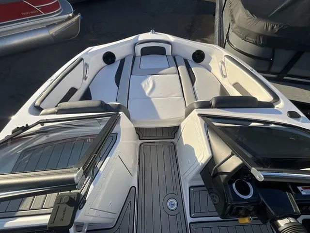 Slide: The Image of Yamaha AR195 2025 - 22