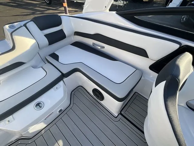 Slide: The Image of Yamaha AR195 2025 - 27