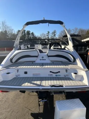 Slide: The Image of Yamaha AR195 2025 - 3