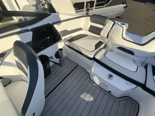 Slide: The Image of Yamaha AR195 2025 - 30