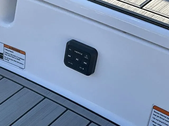 Slide: The Image of Yamaha AR195 2025 - 7