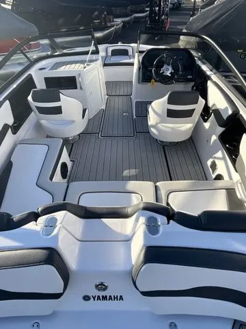 Slide: The Image of Yamaha AR195 2025 - 9