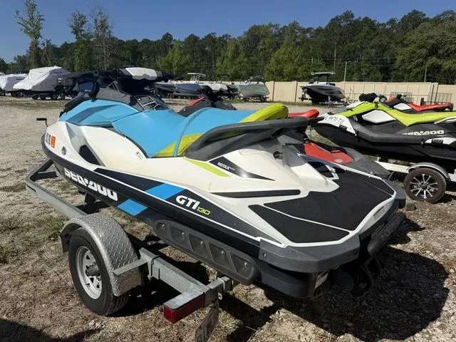 Slide: The Image of Sea-Doo GTI 2016 - 4