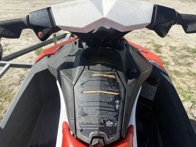 Slide: The Image of Sea-Doo Spark 3-Up Rotax 900 HO ACE Ibr & Convenience Pkg 2016 - 12