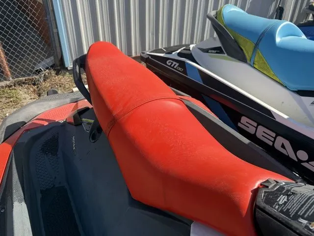 Slide: The Image of Sea-Doo Spark 3-Up Rotax 900 HO ACE Ibr & Convenience Pkg 2016 - 9