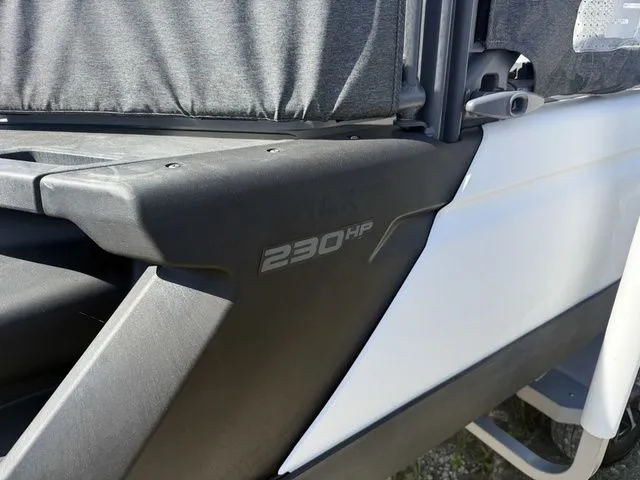 Slide: The Image of Sea-Doo Switch Cruise 18 2023 - 11