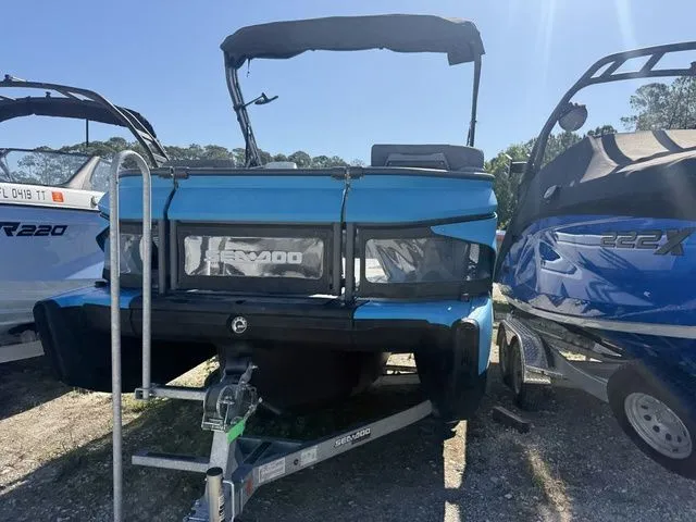 Slide: The Image of Sea-Doo Switch Cruise 18 2023 - 4