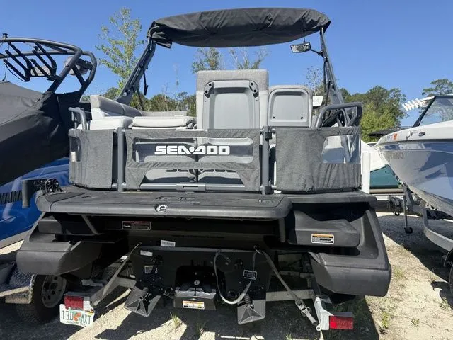 Slide: The Image of Sea-Doo Switch Cruise 18 2023 - 8