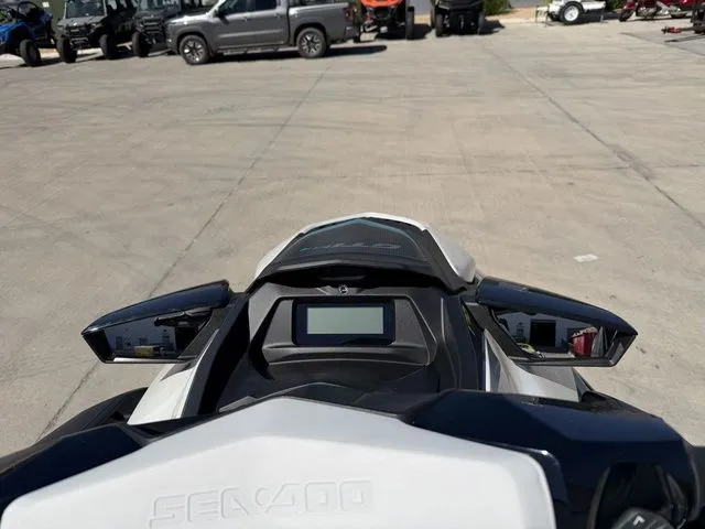 Slide: The Image of Sea-Doo GTI SE 170 2026 - 9