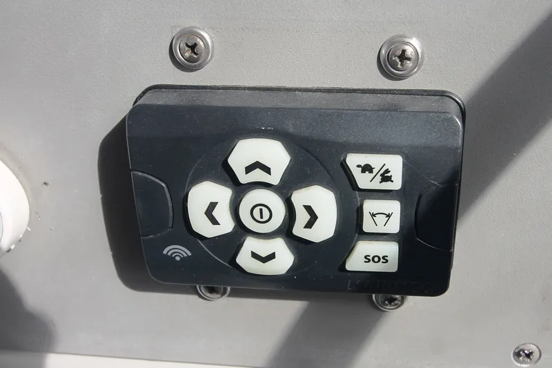 Slide: The Image of Formula 40 Performance Cruiser 2001 - 18