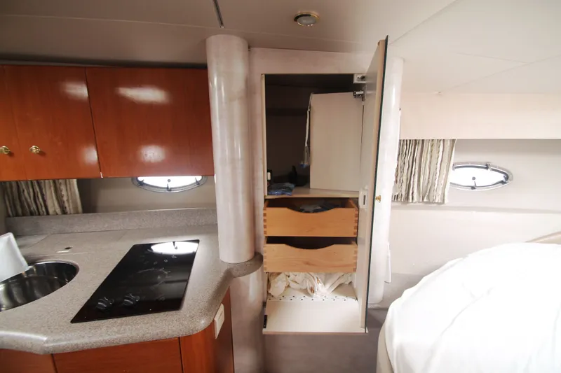 Slide: The Image of Locker to Port - 25