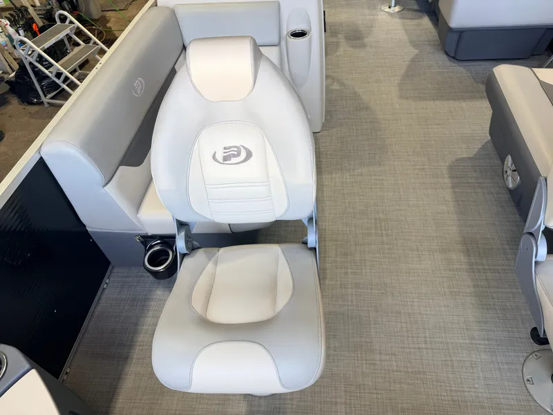 Slide: The Image of Princecraft 21 Sportfisher 2S Pontoon & 90HP Mercury 4-Stroke -$27,995 2021 - 15