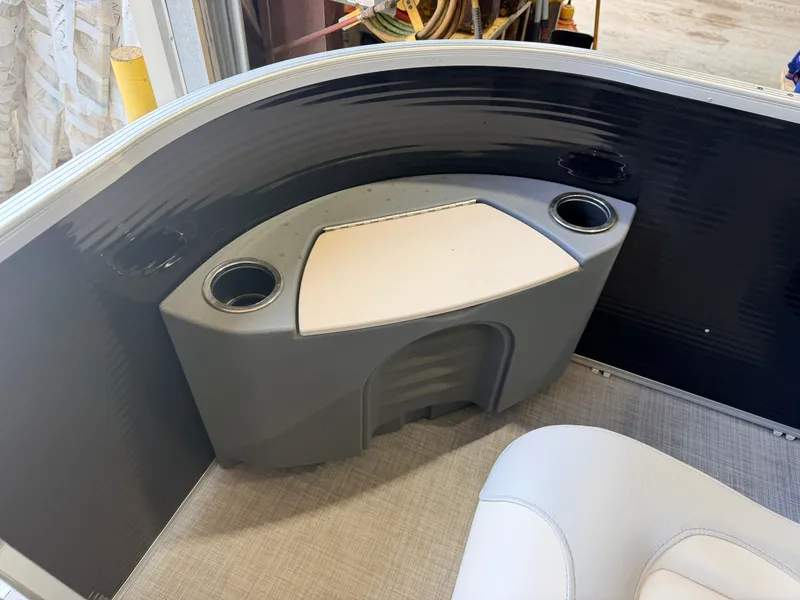 Slide: The Image of Princecraft 21 Sportfisher 2S Pontoon & 90HP Mercury 4-Stroke -$27,995 2021 - 16