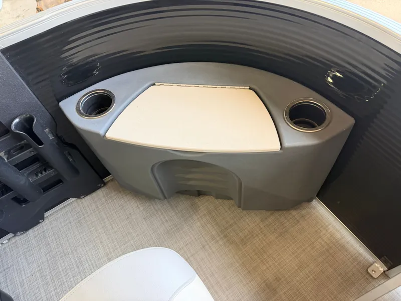 Slide: The Image of Princecraft 21 Sportfisher 2S Pontoon & 90HP Mercury 4-Stroke -$27,995 2021 - 20