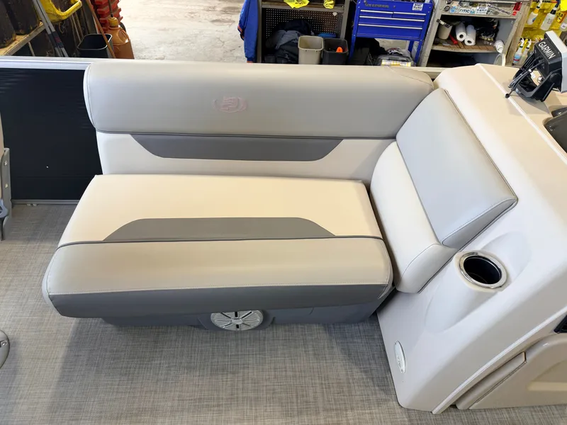 Slide: The Image of Princecraft 21 Sportfisher 2S Pontoon & 90HP Mercury 4-Stroke -$27,995 2021 - 27