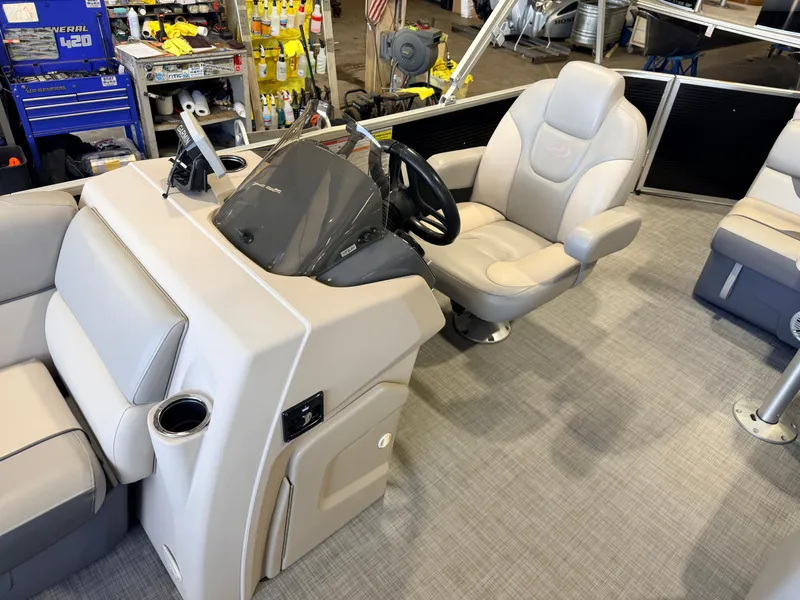 Slide: The Image of Princecraft 21 Sportfisher 2S Pontoon & 90HP Mercury 4-Stroke -$27,995 2021 - 28