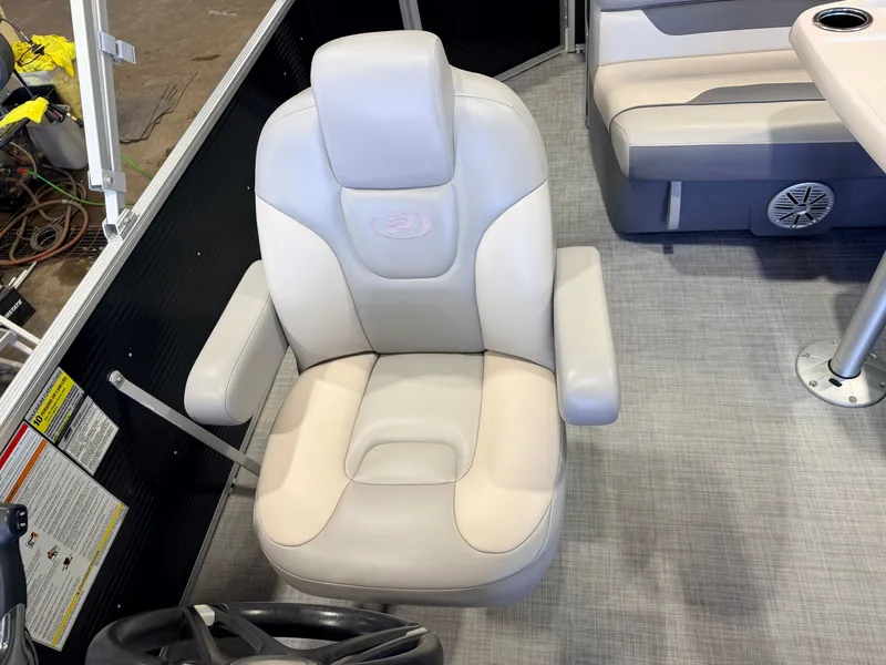 Slide: The Image of Princecraft 21 Sportfisher 2S Pontoon & 90HP Mercury 4-Stroke -$27,995 2021 - 31