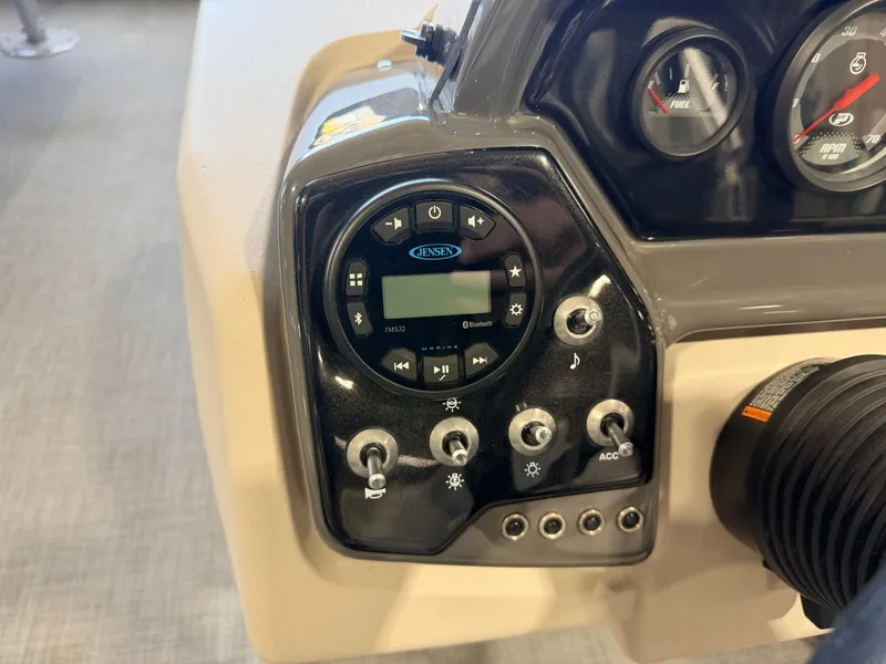 Slide: The Image of Princecraft 21 Sportfisher 2S Pontoon & 90HP Mercury 4-Stroke -$27,995 2021 - 35