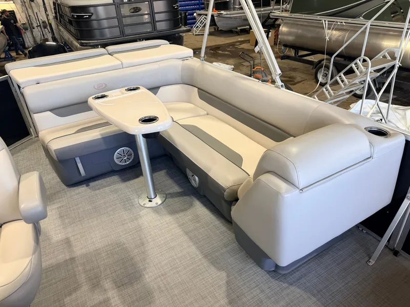 Slide: The Image of Princecraft 21 Sportfisher 2S Pontoon & 90HP Mercury 4-Stroke -$27,995 2021 - 37