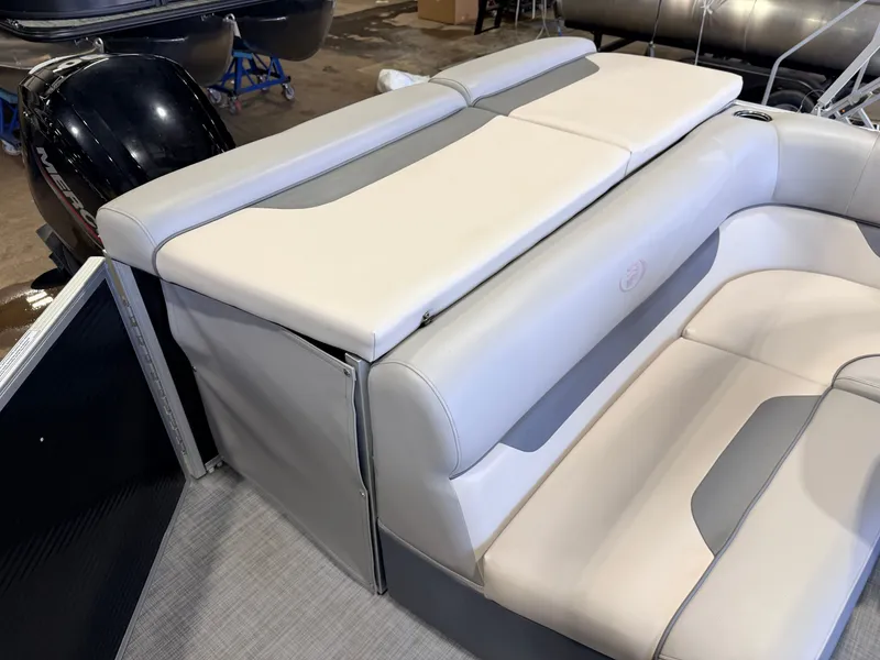 Slide: The Image of Princecraft 21 Sportfisher 2S Pontoon & 90HP Mercury 4-Stroke -$27,995 2021 - 44