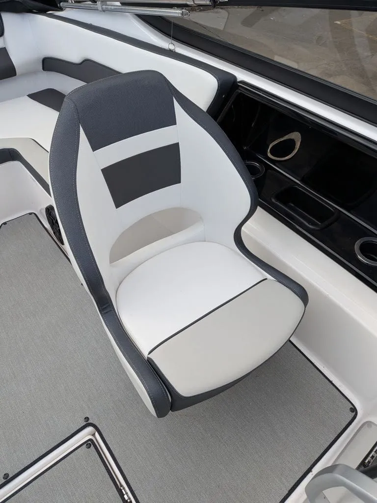Slide: The Image of 2023 Yamaha SX195 boat seat with modern design. - 15