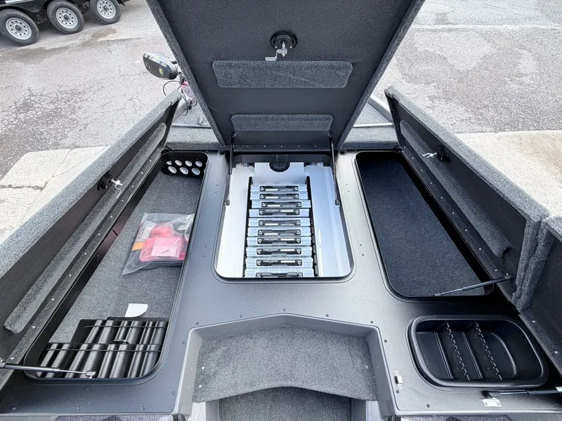 Slide: The Image of Skeeter ZX200 2026 - 10