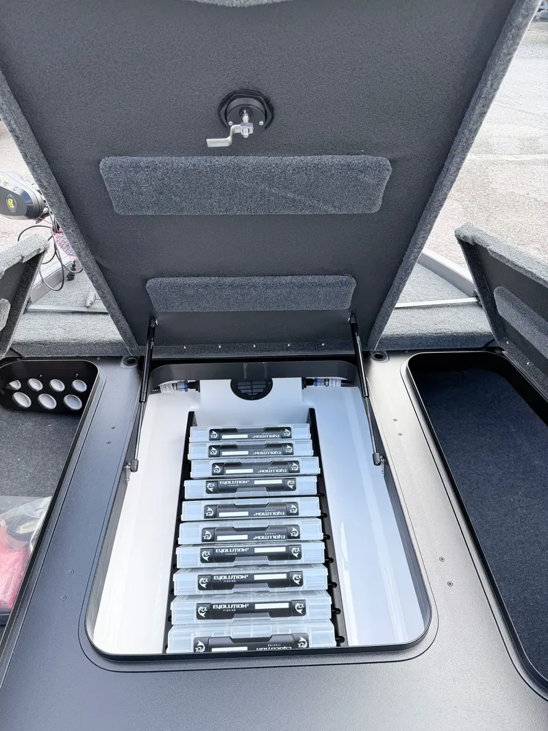 Slide: The Image of Skeeter ZX200 2026 - 13